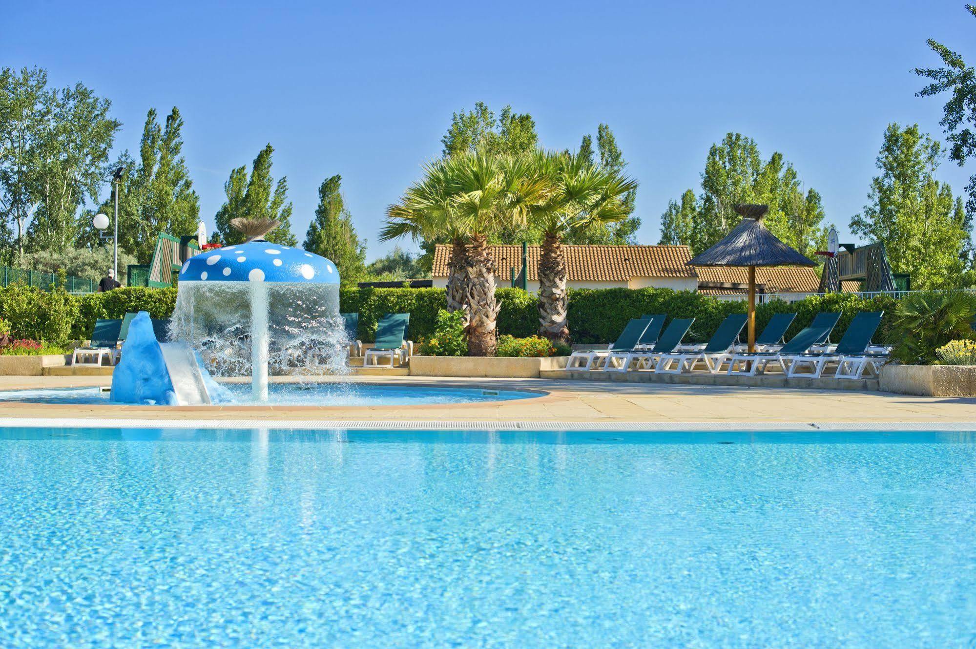 Azureva Le Grau Du Roi Aparthotel Εξωτερικό φωτογραφία